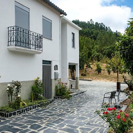 Casa Do Ferreiro II Hotel Gois Exterior photo