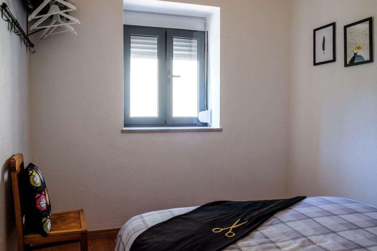 Casa Do Ferreiro II Hotel Gois Room photo